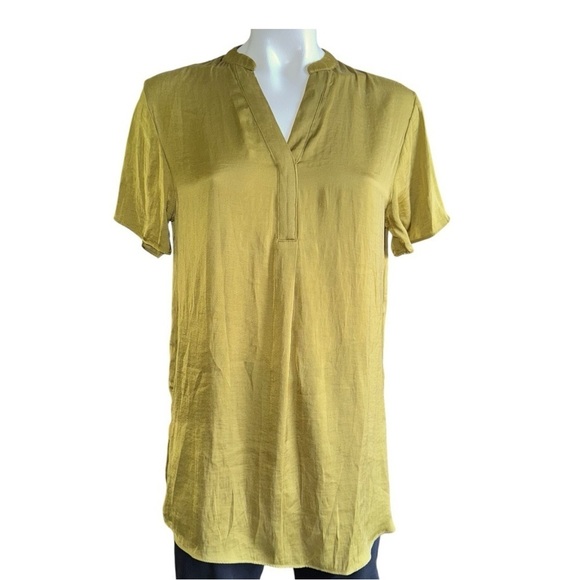 Rachel Zoe Tops - NWT WOMENS RACHEL ZOE XS V NECK AVACADO COLORED BLOUSE SHORT SLEEVE